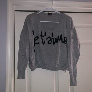 grey cropped “je taime” sweater